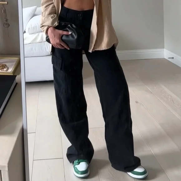 Black cargo pants - Picture 1 of 3